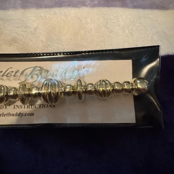 Bracelet Buddy - Picture 2 of 3